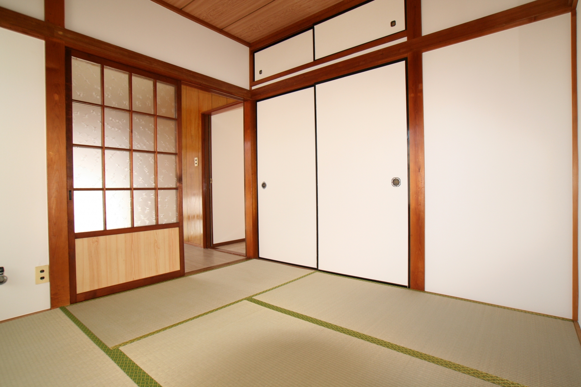 How Big is a 6-Tatami Size Room? Is it Enough for a Single Person? Recommended Layouts Included!