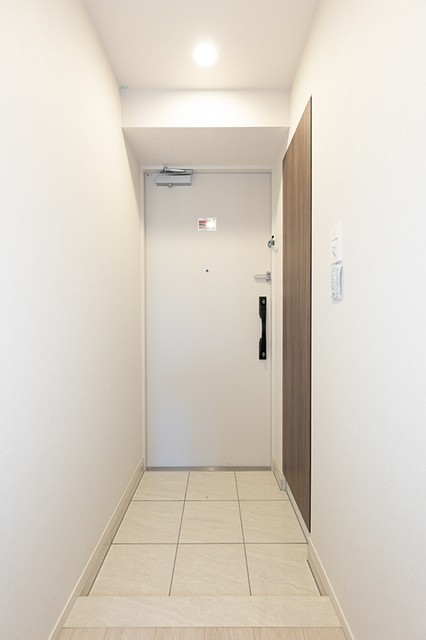 ※写真は同タイプ住戸です。(玄関)