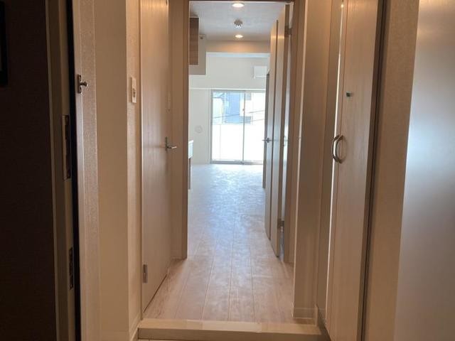 ※写真は同タイプ住戸です。(玄関)