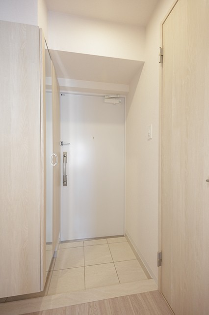 ※写真は同タイプ住戸です。(玄関)