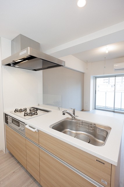 ※写真は同タイプ住戸です。(キッチン)