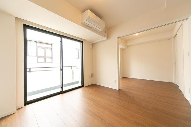 ※写真は同タイプ住戸です。(居間)