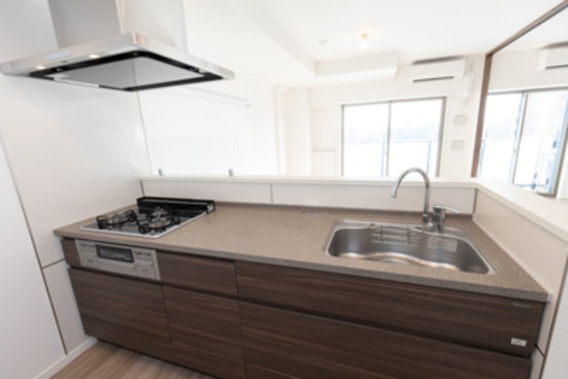 ※写真は同タイプ住戸です。(キッチン)