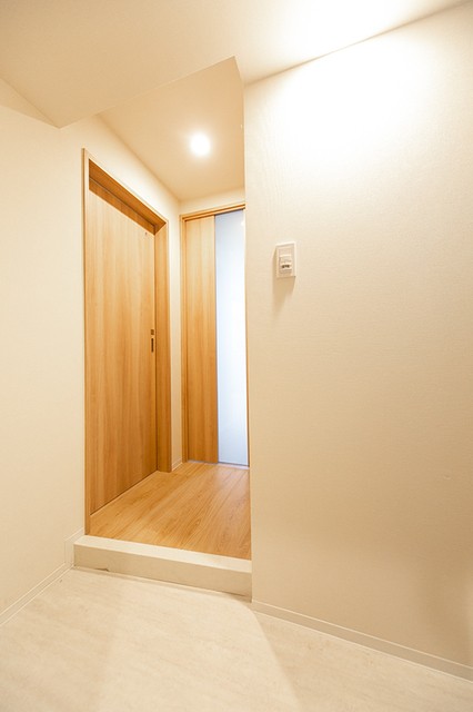 ※写真は同タイプ住戸です。(玄関)