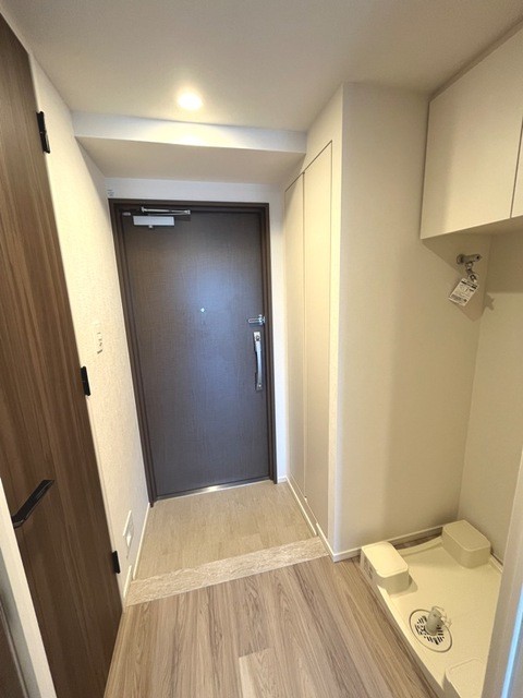 ※写真は同タイプ住戸です。(玄関)