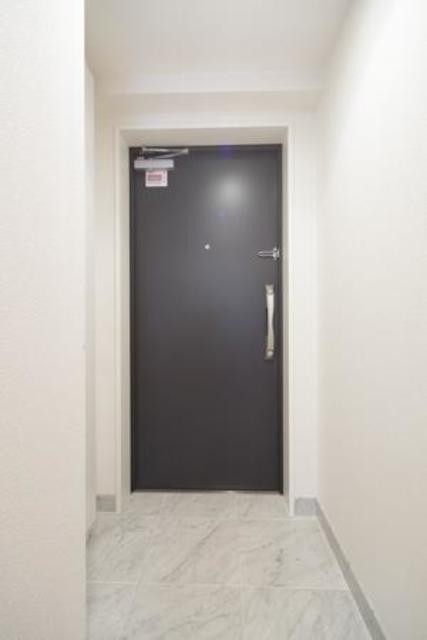 ※写真は同タイプ住戸です。(玄関)