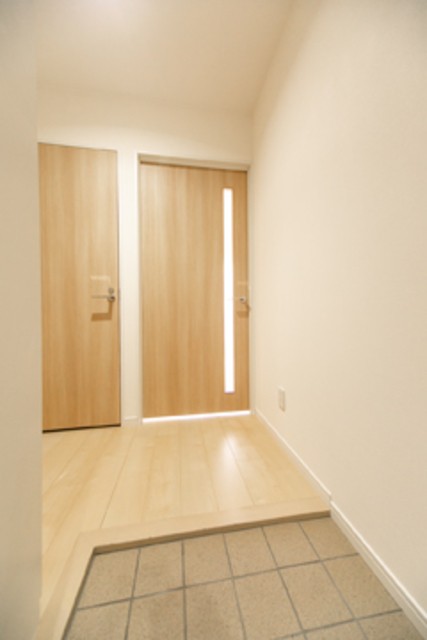 ※写真は同タイプ住戸です。(玄関)