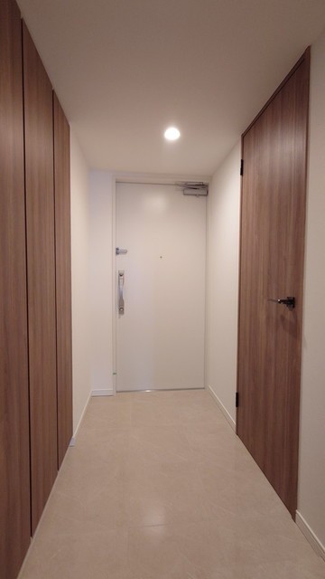 ※写真は同タイプ住戸です。(玄関)