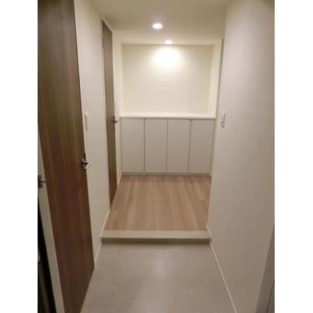※写真は同タイプ住戸です。(玄関)