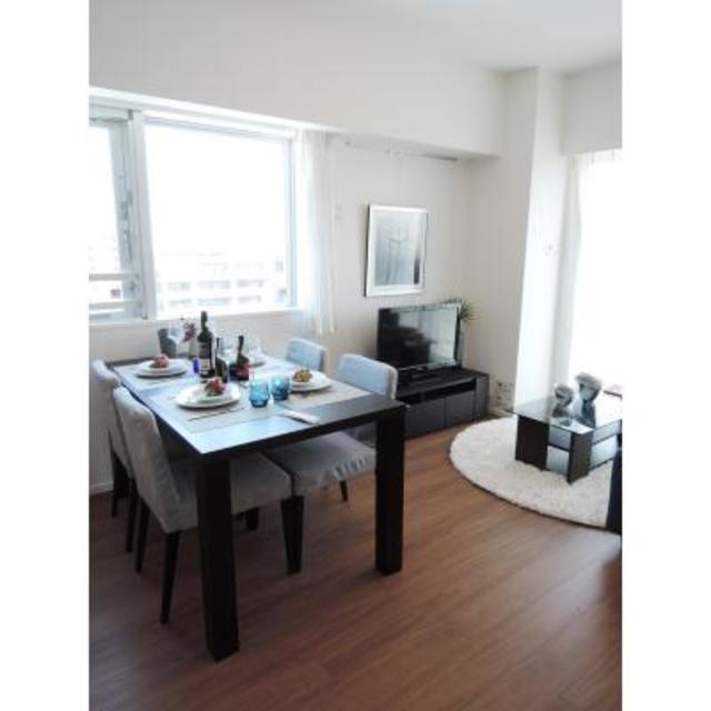 ※写真は同タイプ住戸です。(居間)