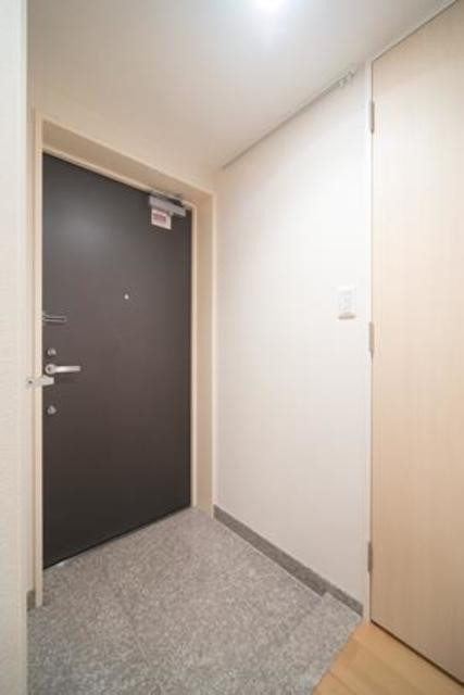 ※写真は同タイプ住戸です。(玄関)