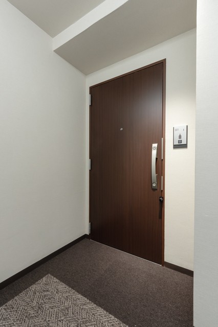 ※写真は同タイプ住戸です。(玄関)