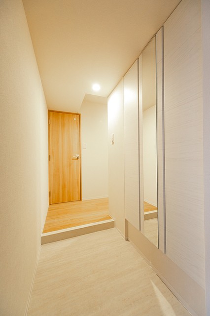 ※写真は同タイプ住戸です。(玄関)