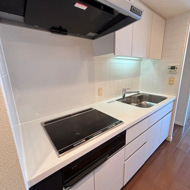 ※写真は同タイプ住戸です。(キッチン)