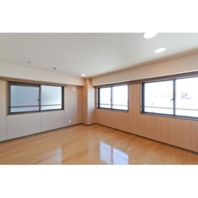 ※写真は同タイプ住戸です。(居間)