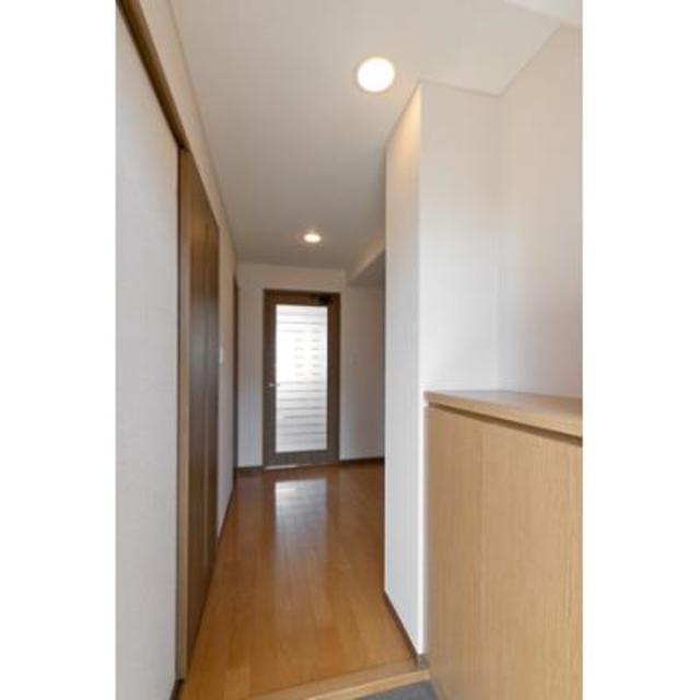 ※写真は同タイプ住戸です。(玄関)