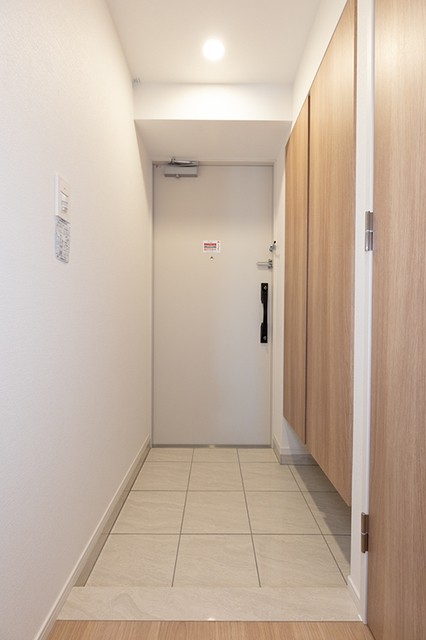※写真は同タイプ住戸です。(玄関)