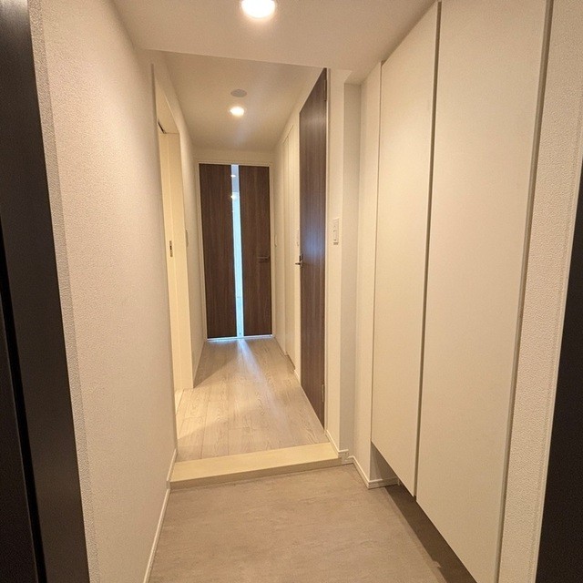 ※写真は同タイプ住戸です。(玄関)