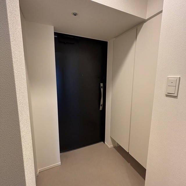 ※写真は同タイプ住戸です。(玄関)