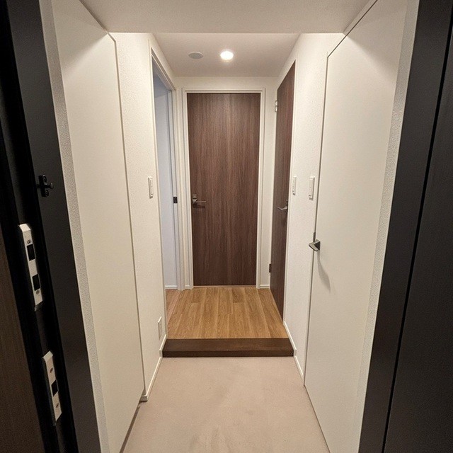 ※写真は同タイプ住戸です。(玄関)