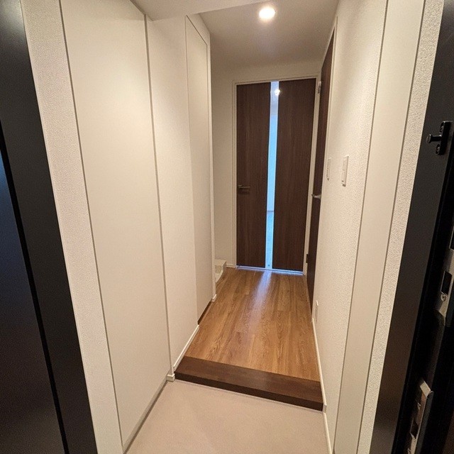※写真は同タイプ住戸です。(玄関)