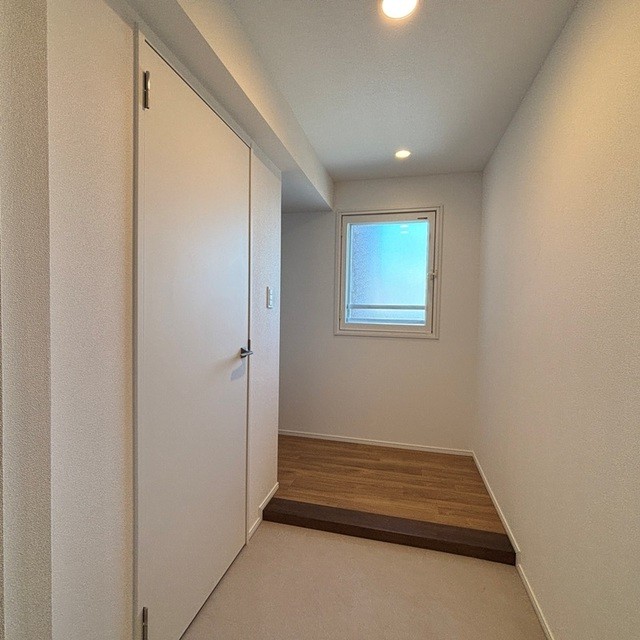 ※写真は同タイプ住戸です。(玄関)
