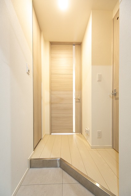 ※写真は同タイプ住戸です。(玄関)