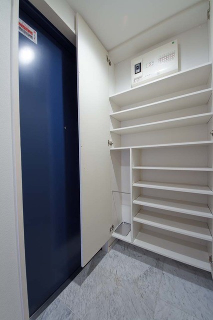 ※写真は同タイプ住戸です。(玄関)