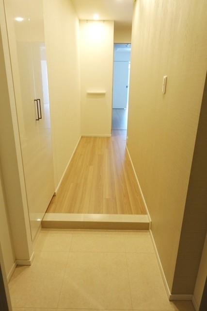 ※写真は同タイプ住戸です。(玄関)