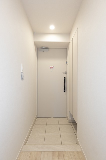 ※写真は同タイプ住戸です。(玄関)