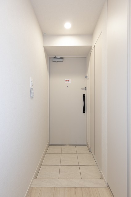 ※写真は同タイプ住戸です。(玄関)