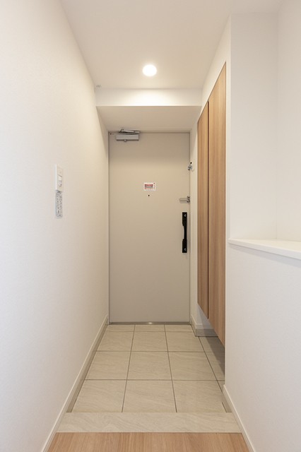 ※写真は同タイプ住戸です。(玄関)