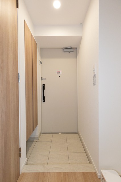 ※写真は同タイプ住戸です。(玄関)