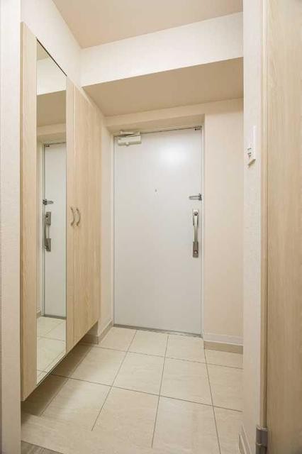 ※写真は同タイプ住戸です。(玄関)