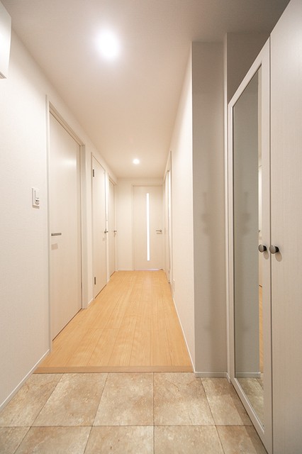 ※写真は同タイプ住戸です。(玄関)