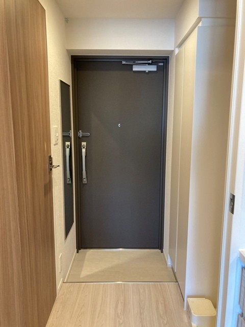 ※写真は同タイプ住戸です。(玄関)