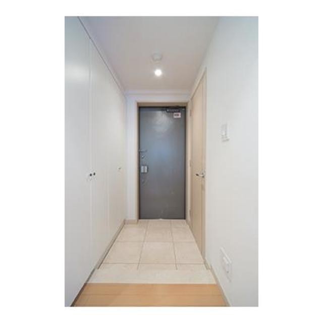 ※写真は同タイプ住戸です。(玄関)