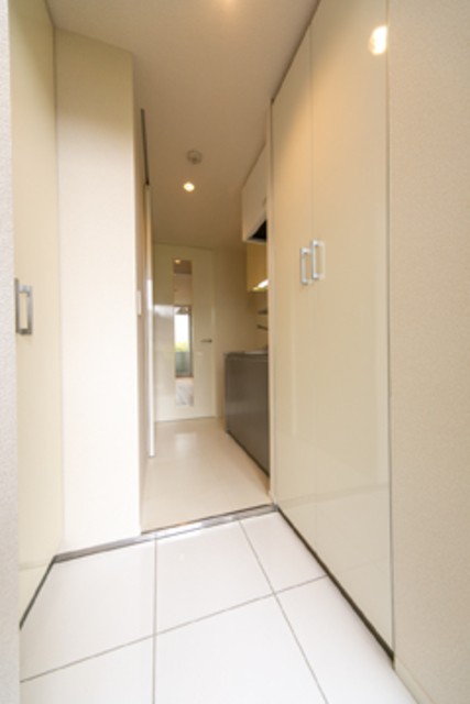 ※写真は同タイプ住戸です。(玄関)