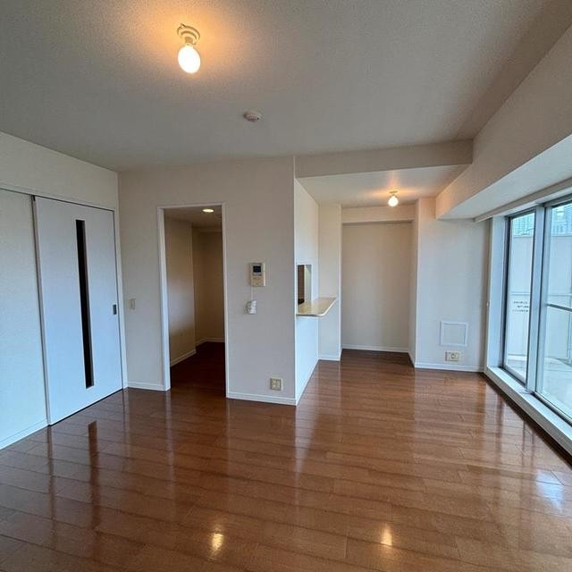 ※写真は同タイプ住戸です。(居間)