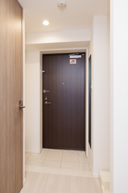 ※写真は同タイプ住戸です。(玄関)