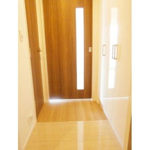 ※写真は同タイプ住戸です。(玄関)
