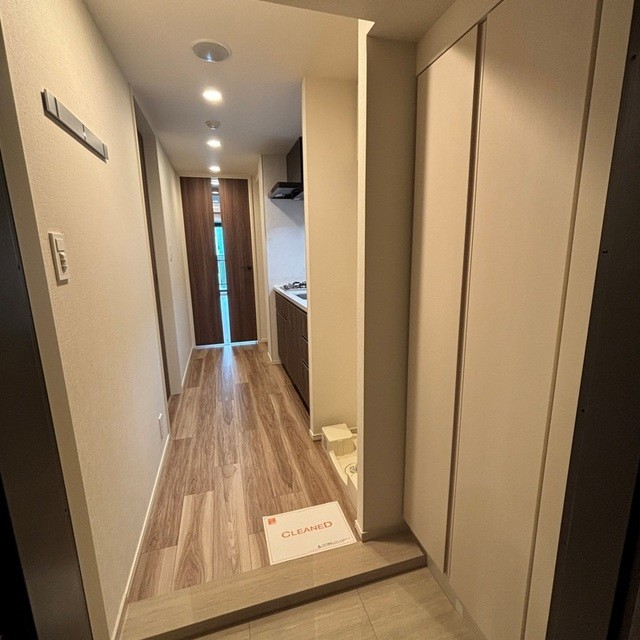 ※写真は同タイプ住戸です。(玄関)