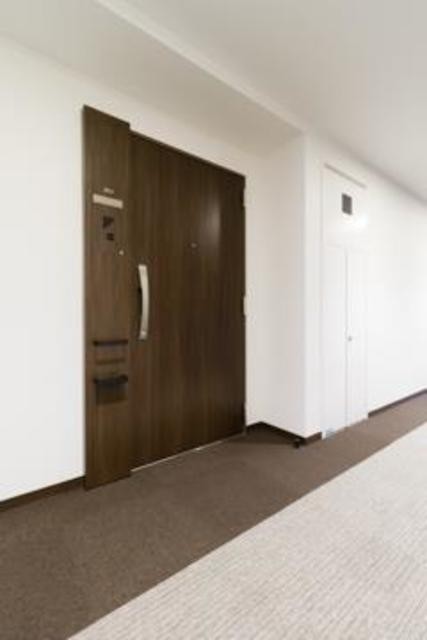 ※写真は同タイプ住戸です。(玄関)