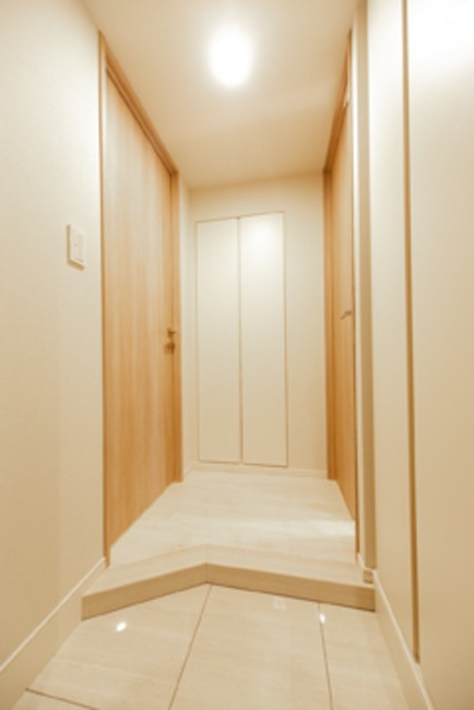 ※写真は同タイプ住戸です。(玄関)
