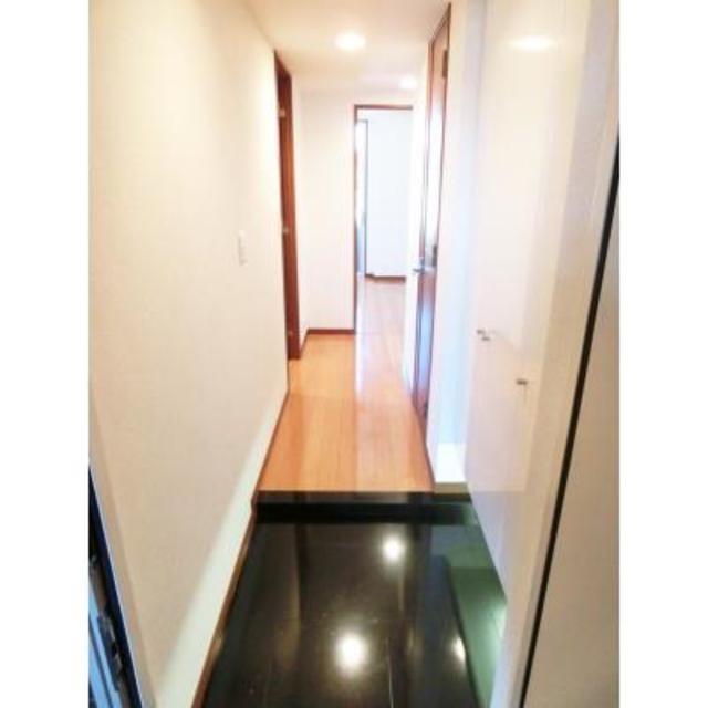 ※写真は同タイプ住戸です。(玄関)