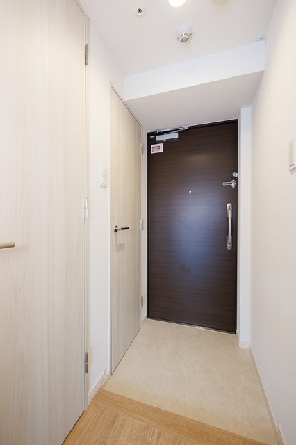 ※写真は同タイプ住戸です。(玄関)