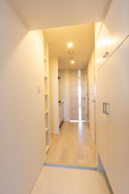 ※写真は同タイプ住戸です。(玄関)