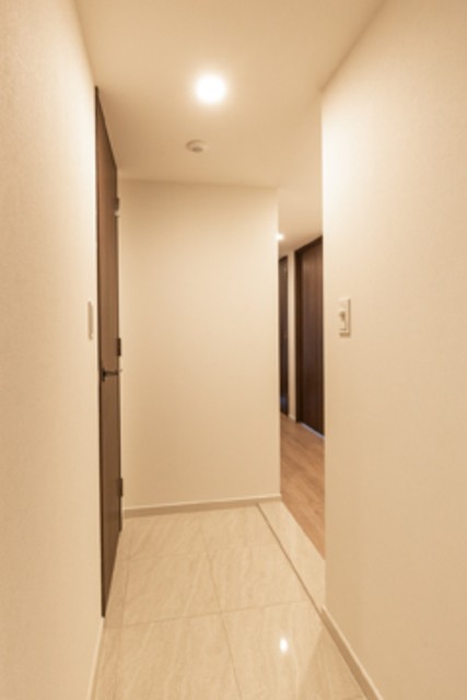 ※写真は同タイプ住戸です。(玄関)
