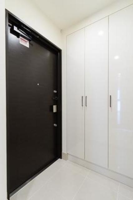 ※写真は同タイプ住戸です。(玄関)