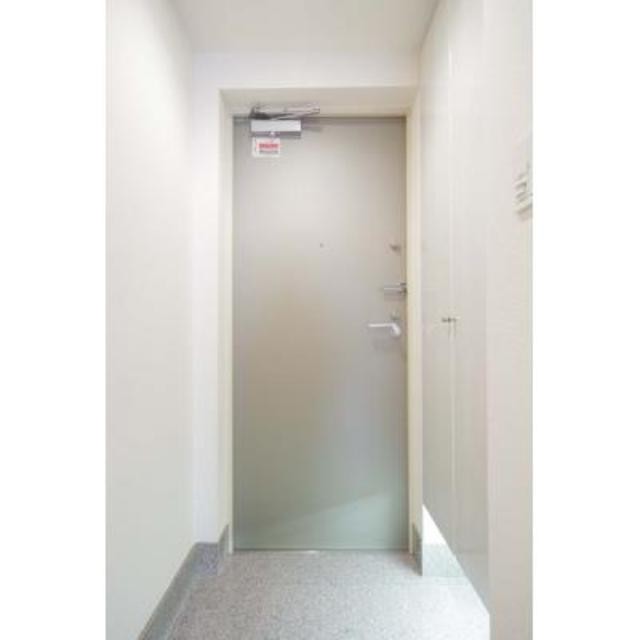 ※写真は同タイプ住戸です。(玄関)